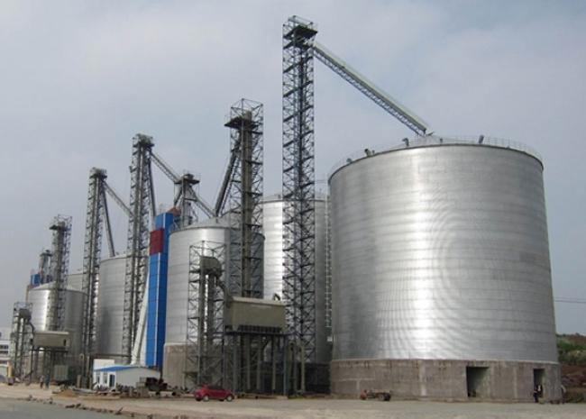 锡林郭勒大型钢板库构造参数及水泥储存质量